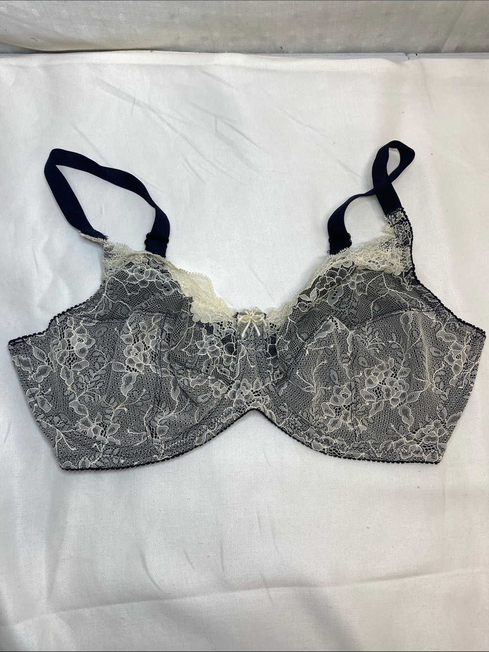 Wonderbra Ivory Lace Overlay Underwire 34DD Bra Black Base Color Style W7484